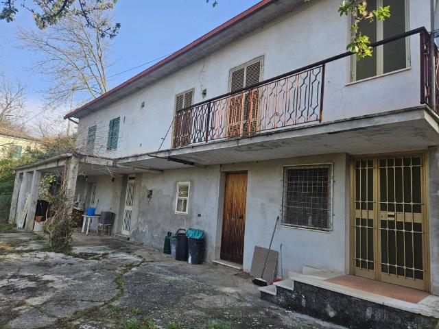 Rustico in vendita a Ferentino, Lazio