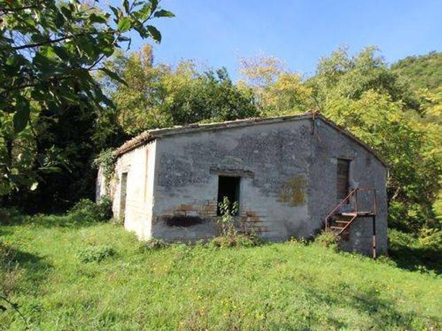 Rustico in vendita a Fermignano, Pesaro e Urbino