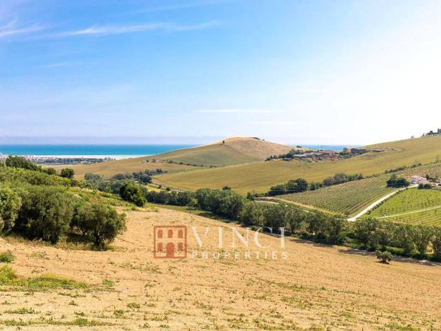 Rustico in vendita a Tirassegno, Marche