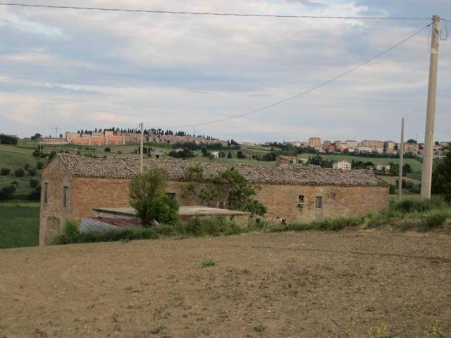 Rustico in vendita a Santa Petronilla, Marche