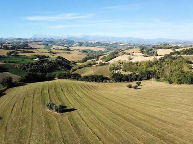 Rustico in vendita a Sant'Andrea, Marche