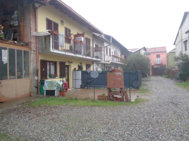 Rustico in vendita a Ferno, Lombardia