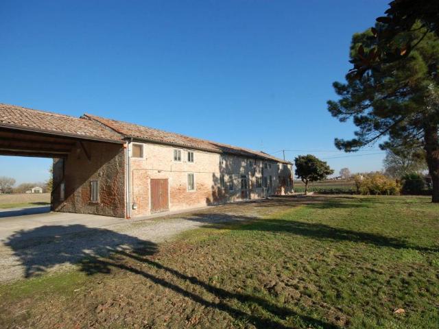 Rustico in vendita a Ferrara, Reggio Emilia
