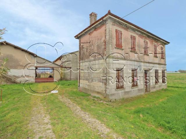 Rustico in vendita a Ferrara, Reggio Emilia