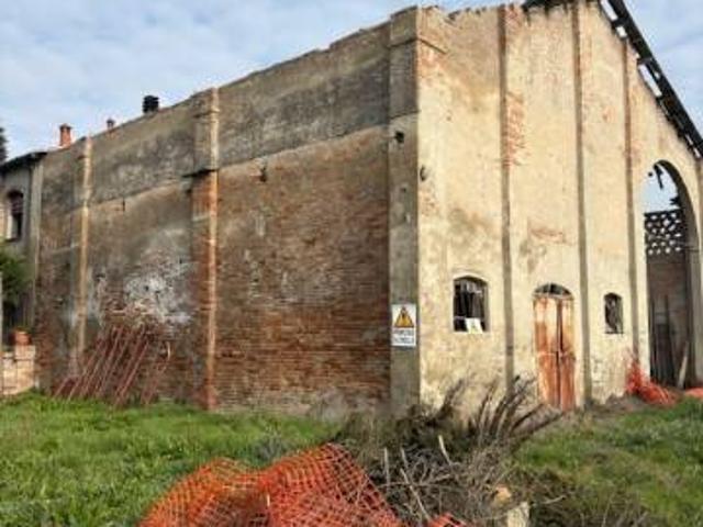 Rustico in vendita a Ferrara, Reggio Emilia