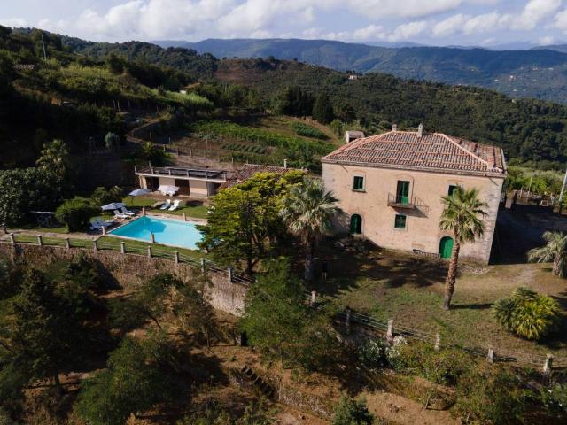 Rustico in vendita a Ficarra, Sicilia