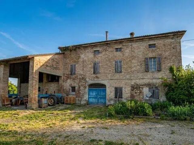 Rustico in vendita a Fidenza, Parma