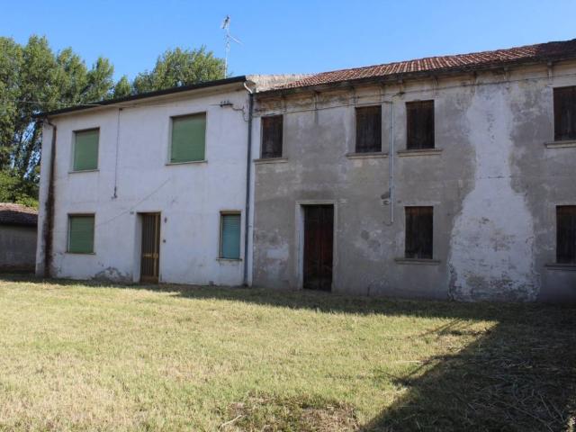 Rustico in vendita a Fiesso Umbertiano, Veneto
