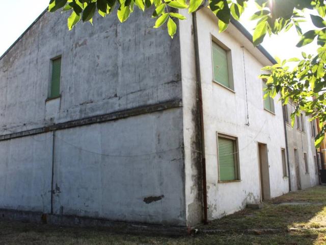 Rustico in vendita a Fiesso Umbertiano, Veneto