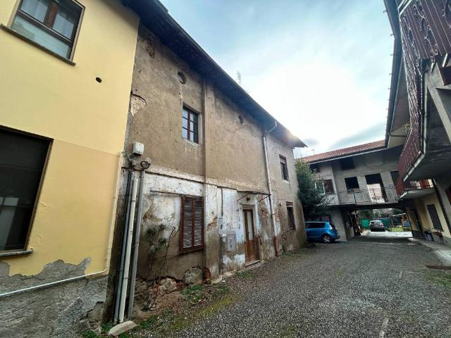 Rustico in vendita a Figino Serenza, Lombardia