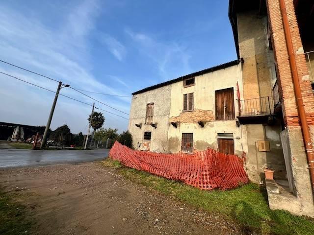 Rustico in vendita a Figino Serenza, Lombardia