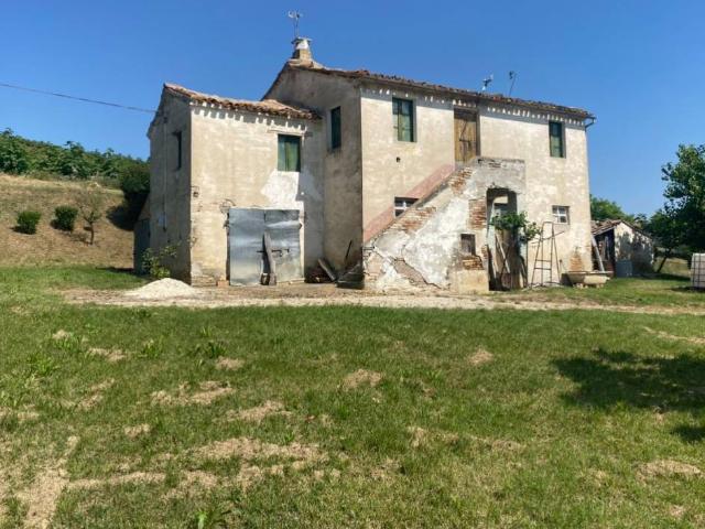 Rustico in vendita a Filottrano, Ancona
