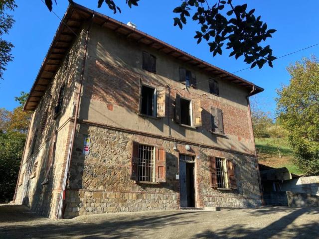 Rustico in vendita a Unione dei comuni del Distretto Ceramico, Fiorano Modenese