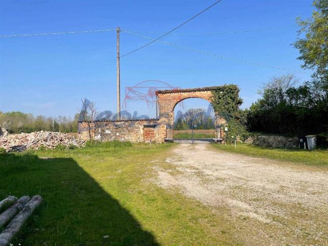 Rustico in vendita a Fiorenzuola D'arda, Reggio Emilia
