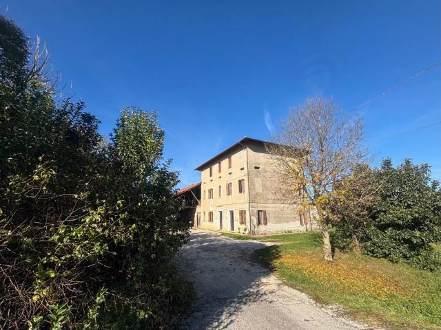 Rustico in vendita a Fiume Veneto, Friuli-Venezia Giulia
