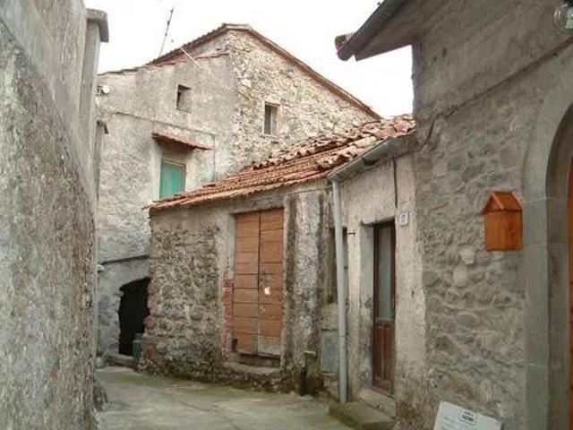 Rustico in vendita a Ceserano, Fivizzano