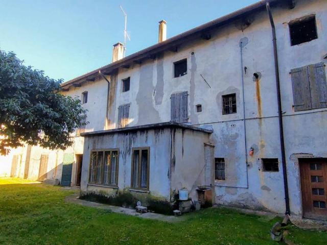 Rustico in vendita a Flaibano, Friuli-Venezia Giulia