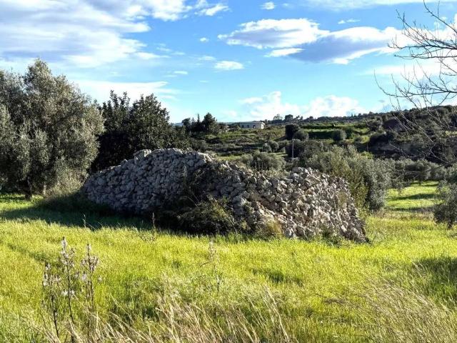 Rustico in vendita a Santuzzo, Floridia