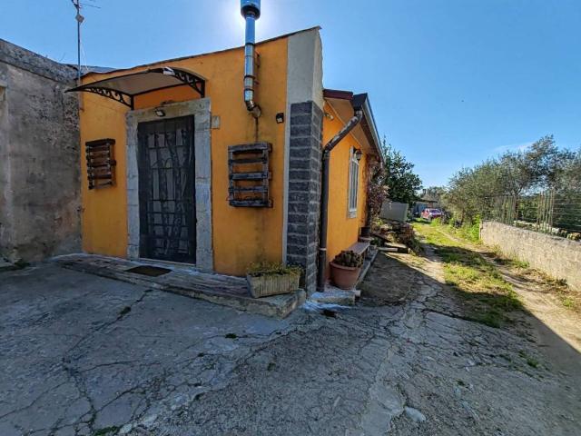 Rustico in vendita a Floridia, Sicilia