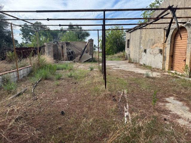 Rustico in vendita a Santuzzo, Floridia