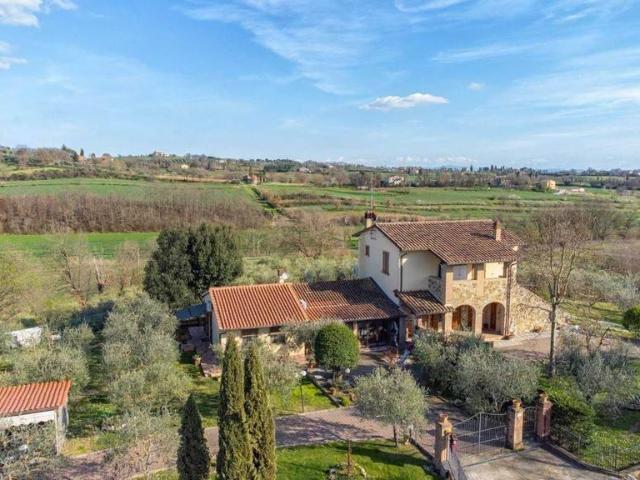 Rustico in vendita a Foiano Della Chiana, Toscana