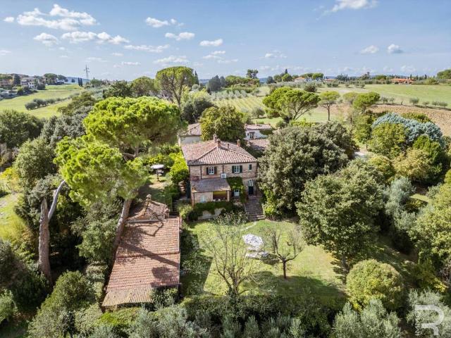 Rustico in vendita a Foiano Della Chiana, Toscana