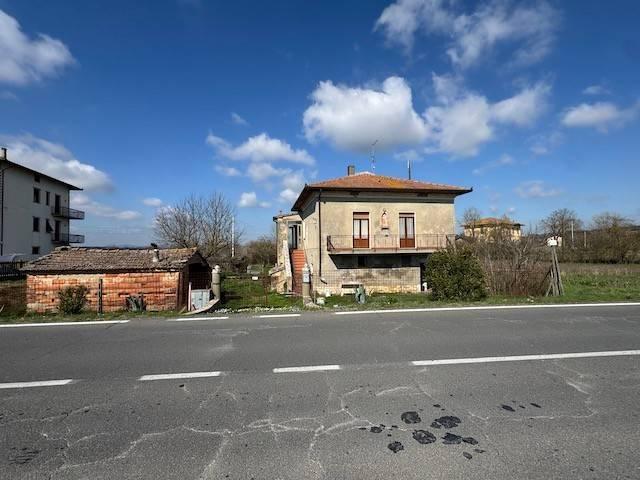 Rustico in vendita a Foiano Della Chiana, Toscana