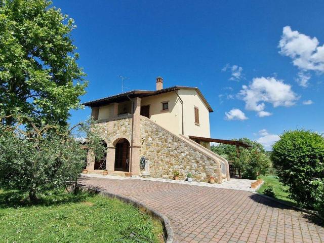Rustico in vendita a Foiano della Chiana, Arezzo