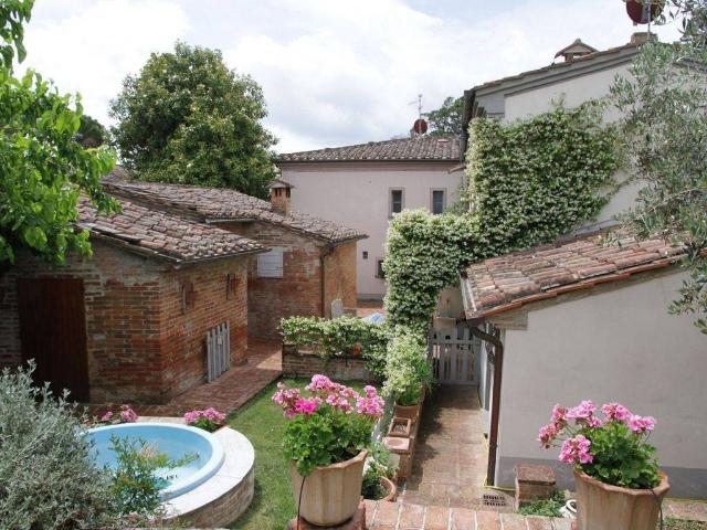 Rustico in vendita a Foiano della Chiana, Arezzo