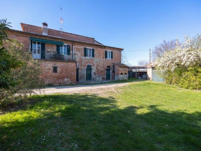 Rustico in vendita a Foiano Della Chiana, Toscana