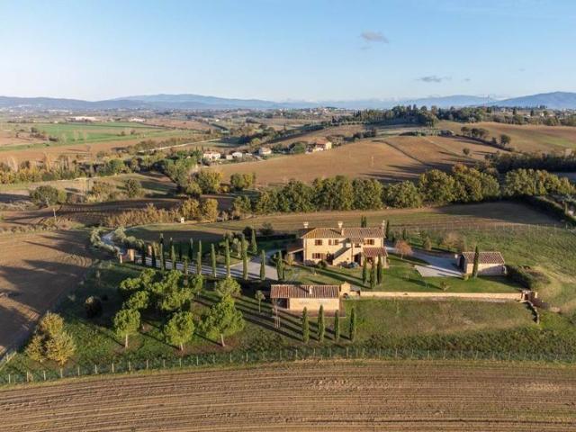 Rustico in vendita a Foiano Della Chiana, Toscana