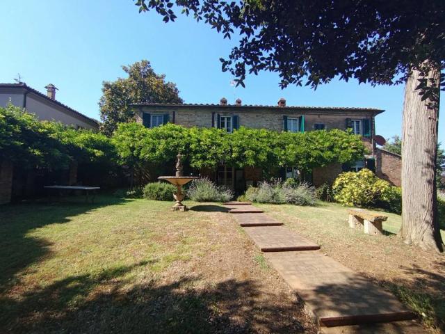 Rustico in vendita a Foiano Della Chiana, Toscana