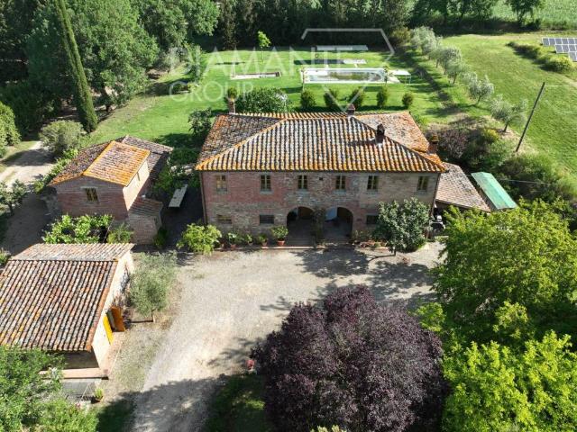 Rustico in vendita a Foiano Della Chiana, Toscana