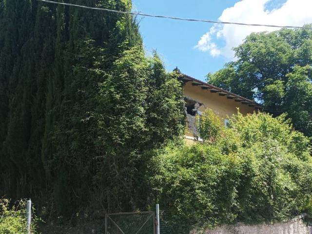 Rustico in vendita a Fiorenzuola, Foligno