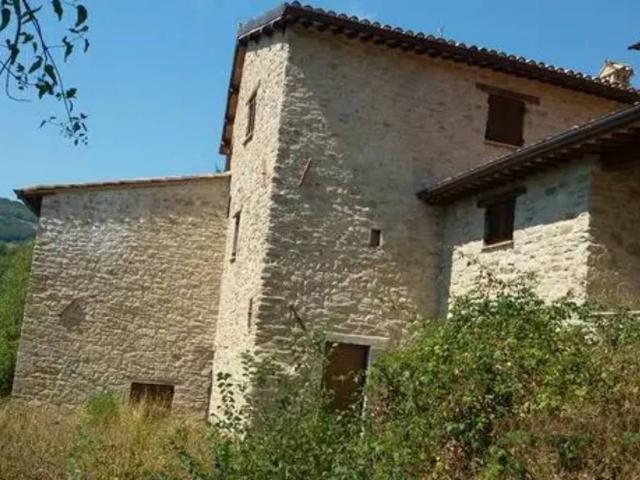 Rustico in vendita a Foligno, Umbria