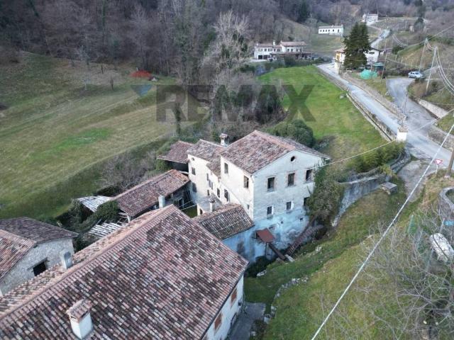 Rustico in vendita a Follina, Veneto