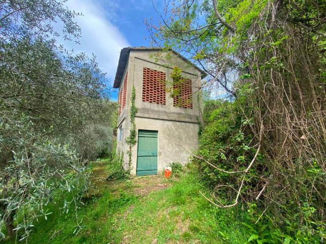 Rustico in vendita a Follo, Liguria