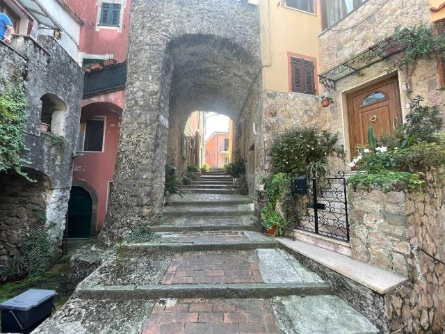 Rustico in vendita a Follo, Liguria