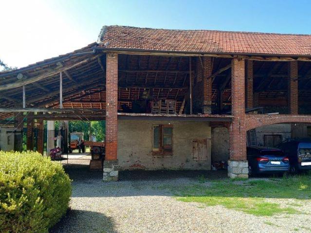 Rustico in vendita a Baraggia, Fontaneto d'Agogna