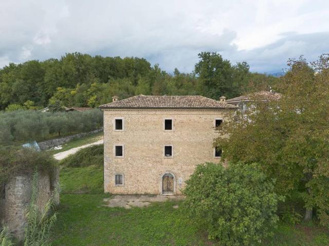 Rustico in vendita a Fontechiari, Lazio