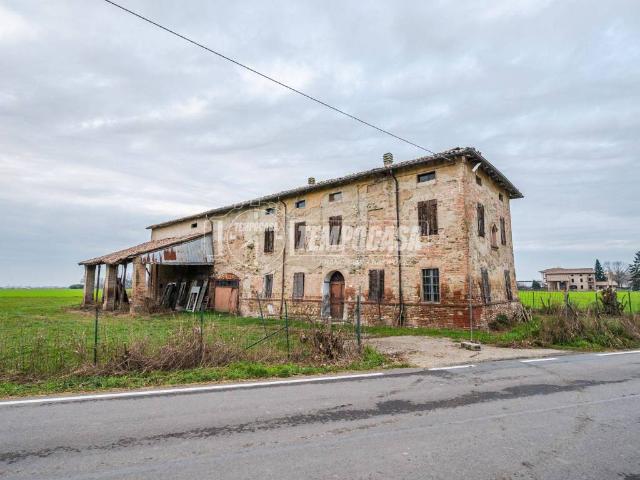 Rustico in vendita a Fontevivo, Reggio Emilia