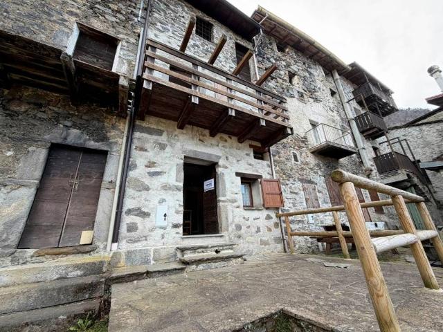 Rustico in vendita a Forcola, Lombardia