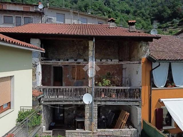 Rustico in vendita a Foresto Sparso, Lombardia