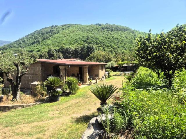 Rustico in vendita a Forino, Campania