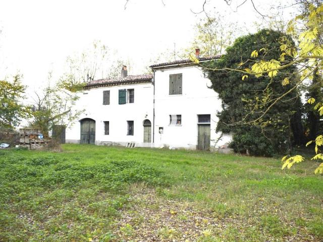 Rustico in vendita a Roncadello, Forlì