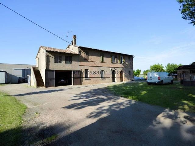 Rustico in vendita a Unione di Comuni della Romagna Forlivese, Quattro