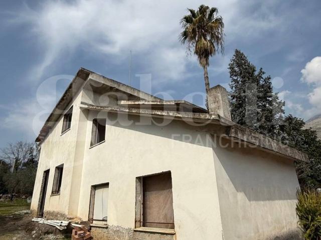 Rustico in vendita a Formia, Lazio