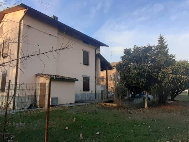 Rustico in vendita a Unione dei comuni del Distretto Ceramico, Formigine