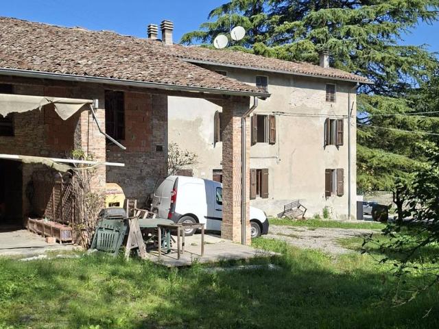 Rustico in vendita a Riccò di Fornovo, Fornovo Di Taro