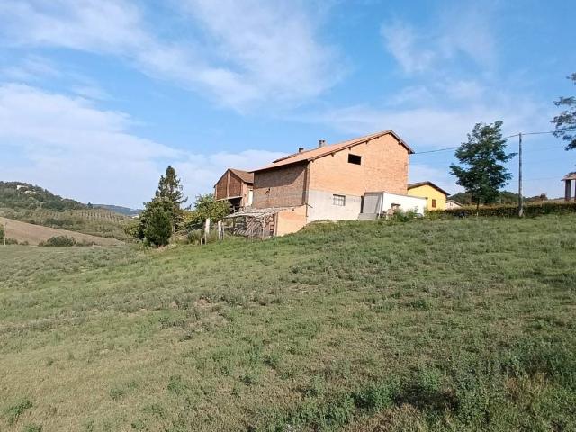 Rustico in vendita a Fortunago, Lombardia